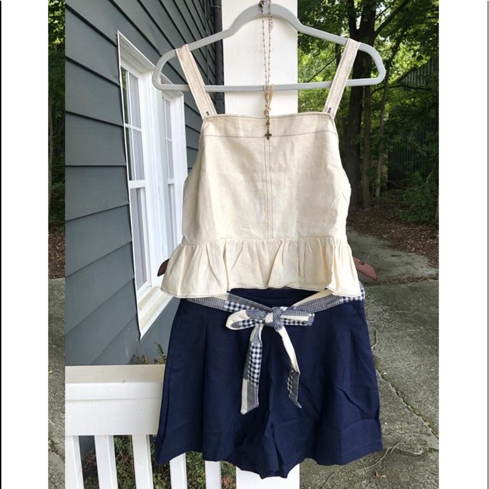 Belted shorts, navy pleated with side zip